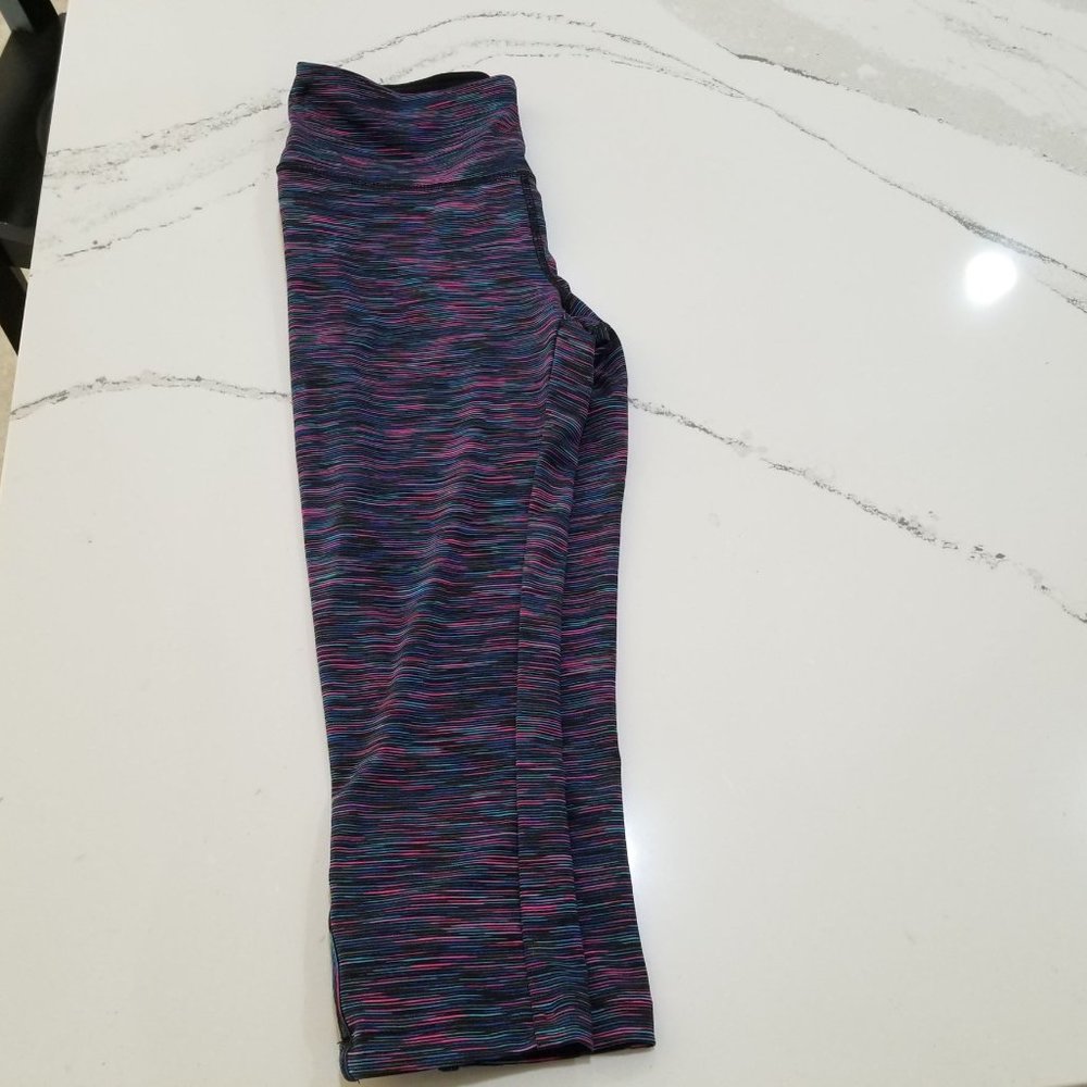 Athletica  Space Dye Capri Leggings Size Small